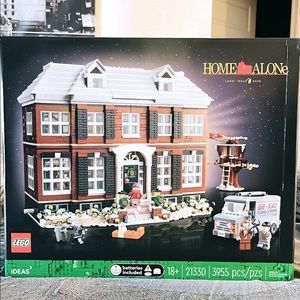 Home Alone Holiday LEGO Set